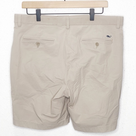 Vineyard Vines Men’s Khaki Performance Shorts Size 33 - Picture 2 of 4